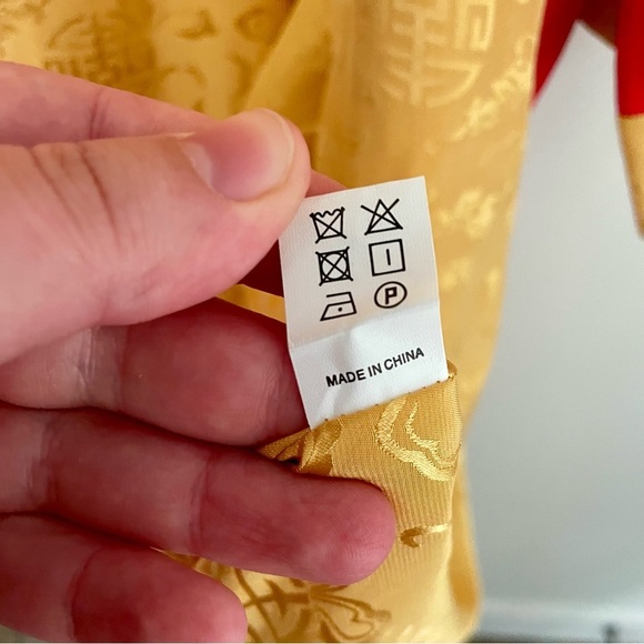 Vintage 100% Silk Chinese Dragon Embroidered Robe Kimono Red and Gold - Picture 10 of 11